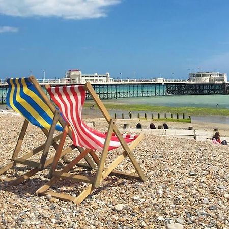 Lovely Bijou Loft Apt, One Road Back From The Sea Worthing Exterior photo