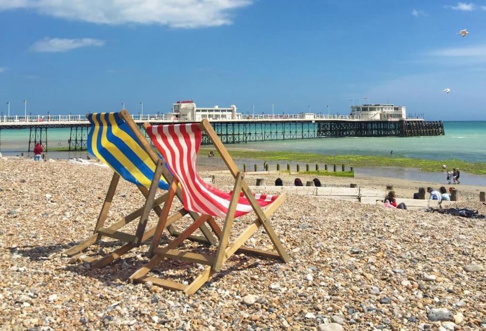 Lovely Bijou Loft Apt, One Road Back From The Sea Worthing Exterior photo